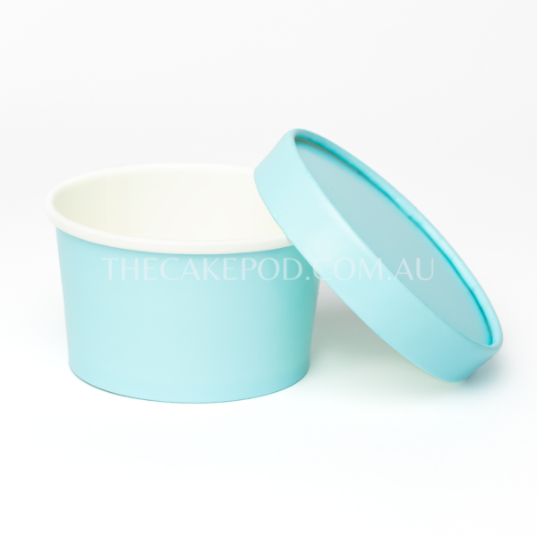 Cup in Tiffany Blue with lid on the side